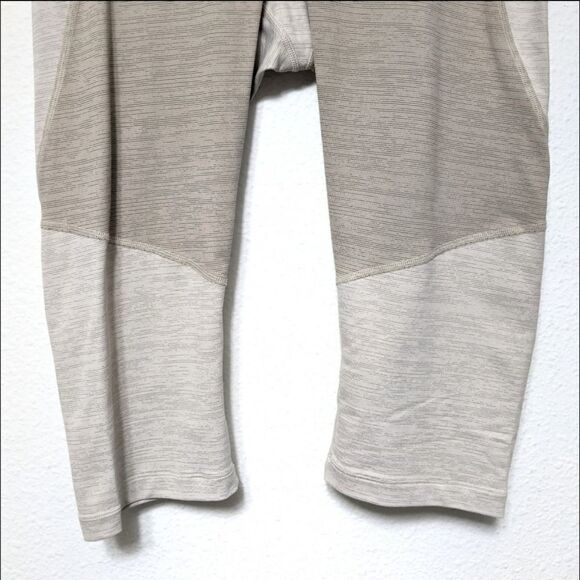 OUTDOOR VOICES Paneled Colorblock CapriLeggings L - Picture 4 of 9